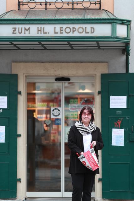 Andrea Kahofer erledigte am 17. März bereits zwei Wege für nicht mobile Neunkirchner.