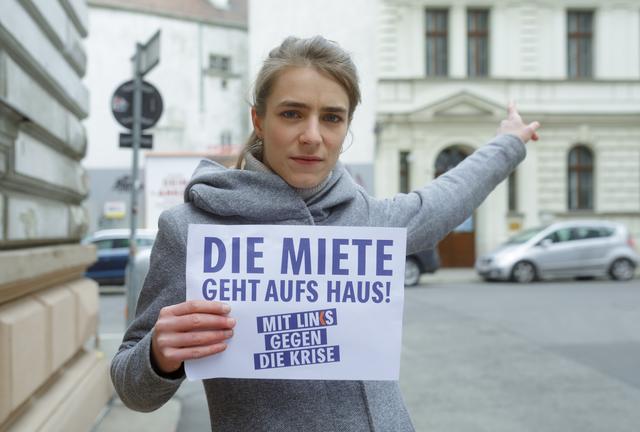 Mieten sowie Fixkosten wie Strom und Gas für wirtschaftlich direkt betroffene Menschen der Corona-Krise müssten ganz ausgesetzt werden, fordert Anna Svec von LINKS. | Foto: LINKS/Mani Froh