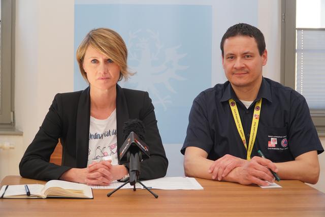 Katharina Rumpf und Andreas Schautzgy informierten über den Stand in Sachen Coronavirus im Bezirk Reutte. | Foto: Reichel