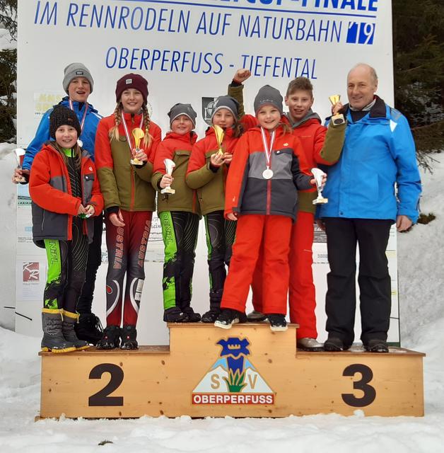 Bei den österreichischen Meisterschaften in Oberperfuss holten Helena Nagele und Tobias Übergänger in ihren jeweiligen Klassen eine Silbermedaille, Hannah Nagele fuhr zu Bronze. | Foto: SV Schönberg