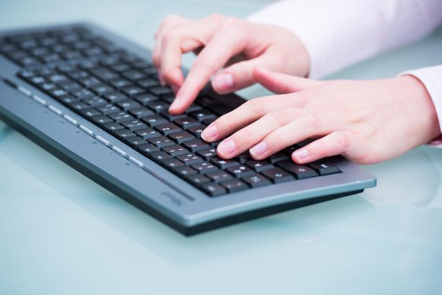 Der Konsumentenschutz der AK OÖ warnt derzeit besonders vor Online-Betrug.