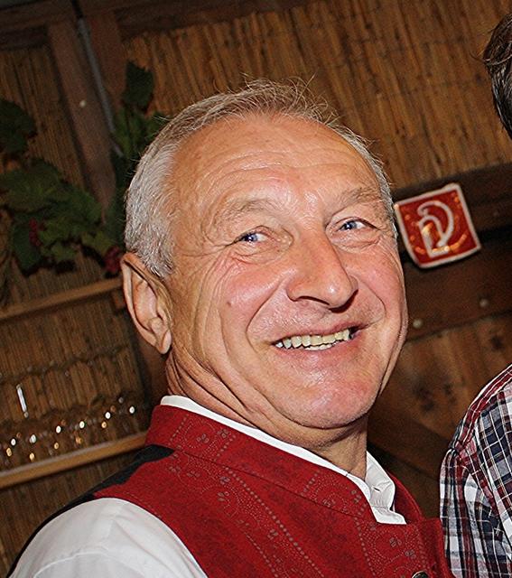 Albert aus Tamsweg:
"Ich werden mit Freunden aus einem besonders freudigen Anlass ein Bier trinken."