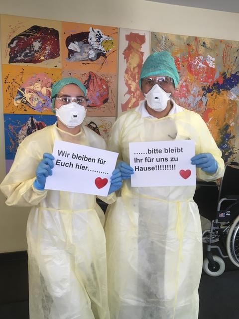 Die "Triage" erfolgt vor dem Haus. | Foto: LK WN