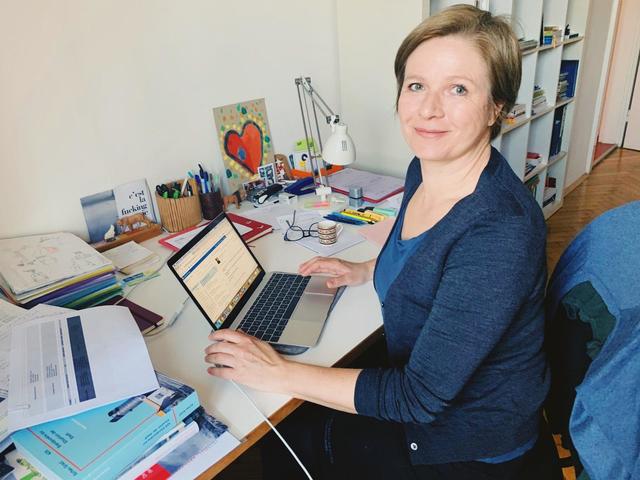 Schon eingerichtet: Judith Schwentner bietet auch ihre Sprechstunden online aus dem Homeoffice an. | Foto: KK
