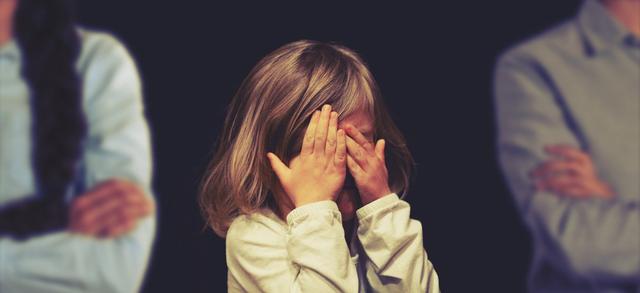 Gerade während der Zeit, der de facto-Ausgangssperren wird es für Familien immer schwieriger. Diese Zet ist auch eine Zeit des erhöhten Streitpotentials. Das SOS-Kinderdorf hat Familientipps für konfliktreiche Zeiten.
