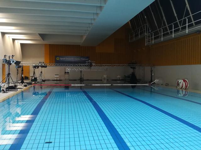 Erst in Linz hat eine Schwimmhalle den Anforderungen für den Unterwassserfilm "Pressure" entsprochen. | Foto: Maximilian Loibl
