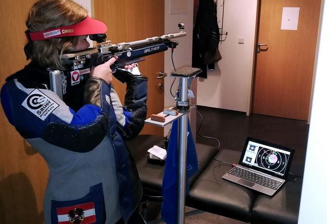Franziska Peer - Trockentraining mit technischer Ausrüstung.