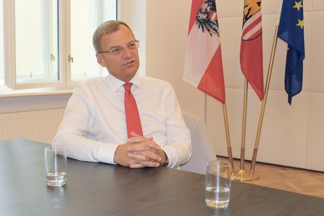 Landeshauptmann Thomas Stelzer über Folgen der Corona-Krise: Weg vom grenzenlosen Wachstum und der totalen internationalen Vernetzung.