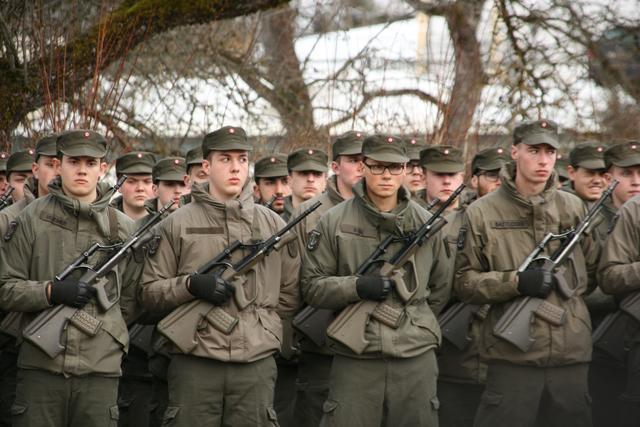 Ab dem 4. Mai sollen erstmals in der Geschichte bis zu 3.000 Milizsoldaten ihren Einsatz beginnen. Sie sollen zunächst zwei Wochen ausgebildet und ihre Kenntnisse aufgefrischt werden.