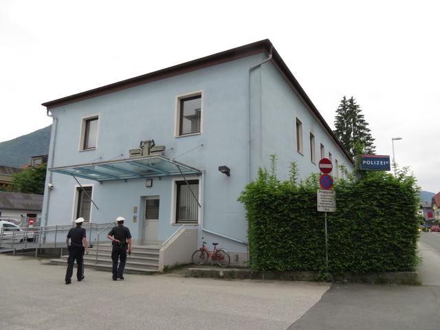 Zwei Polizisten der Polizeiinspektion Wörgl wurden am Freitag und Sonntag positiv getestet. 18 weitere Wörgler Polizisten sind deswegen derzeit ebenfalls in Heimquarantäne. (Archivbild)  | Foto: ZOOM.Tirol