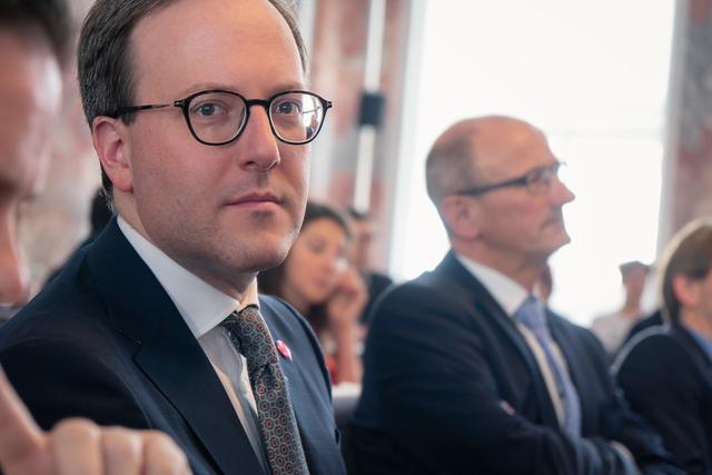 NEOS Dominik Oberhofer: "Auch in Zeiten einer massiven Krise darf der Rechtsstaat nicht stillgelegt werden."