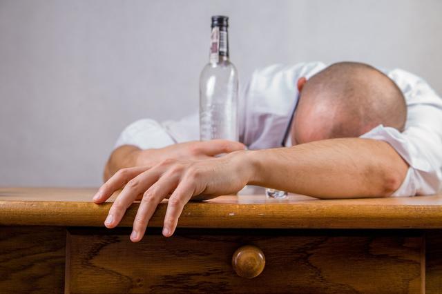 In Wörgl finden seit vierzig Jahren Treffen der AA, aber auch ihrer Angehörigen statt. Das gemeinsame Ziel der Teilnehmer: "Nüchtern bleiben". (Symbolfoto)
