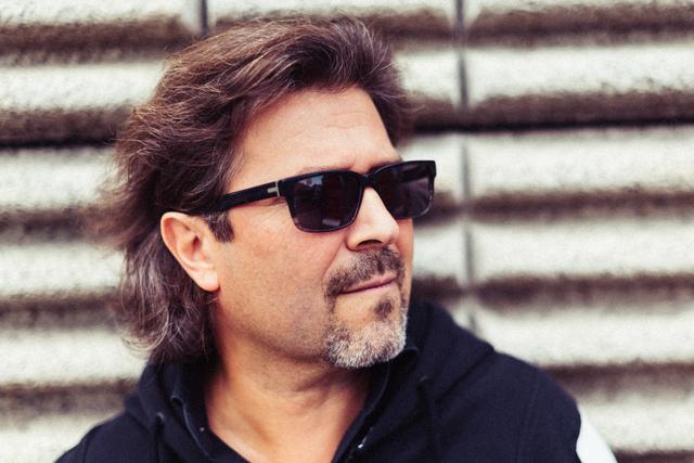 Dienstlich Leiter des Volksgruppenbüros des Landes Kärnten, privat leidenschaftlicher Musiker: Peter Karpf | Foto: Mario Zaunschirm