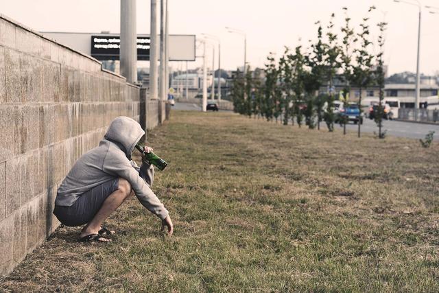 Ein problematisches Verhalten mit Alkohol aufweisen dürften bis zu 700.000 Menschen in Österreich. Ausgenommen sind dabei auch Jugendliche nicht. (Symbolfoto) | Foto: pixabay