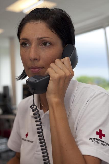 Mitarbeiter vom OÖ. Rotkreuz-Kriseninterventionsteam und Krisenhilfe am Sorgentelefon sind rund um die Uhr erreichbar. | Foto: ÖRK/Czech