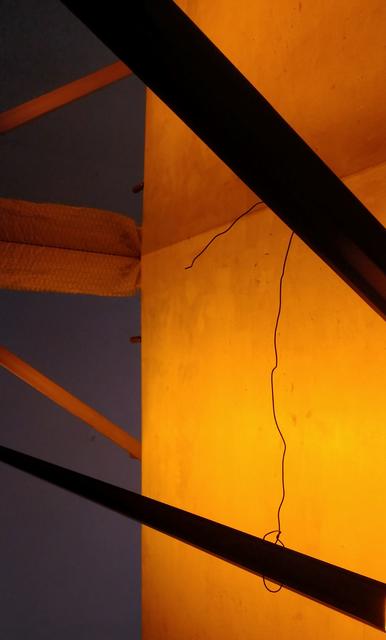 Hier handelt es sich um 1:1 Modelle, prototypische Testaufbauten und Farbfeldversuche der Libelle, um sich dem zu nähern, was vorab bildlich und räumlich nicht visualisierbar ist, aber letztlich umgesetzt wird.