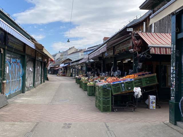Ein trostloses Bild: Kaum jemand ist dieser Tage am Naschmarkt unterwegs.
