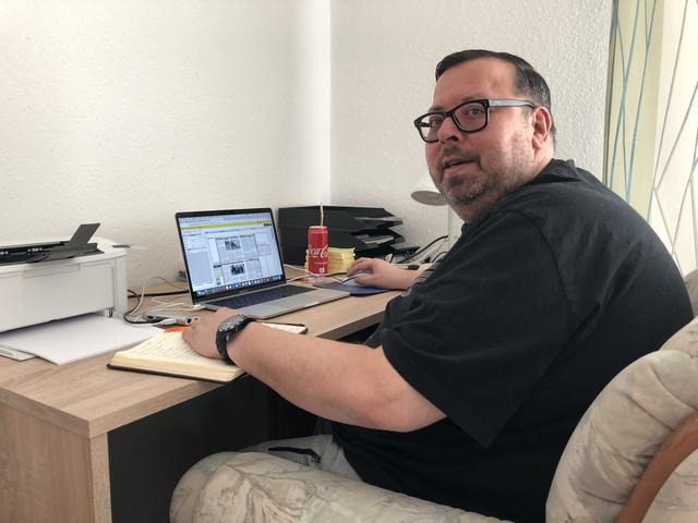 Betreut die beiden Bezirke Währing und Döbling aus dem Homeoffice: bz-Redakteur Thomas Netopilik | Foto: Luise Netopilik