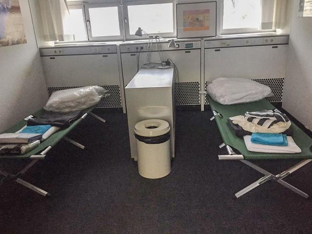 In den rasch eingerichteten Räumlichkeiten werden die ORF-Mitarbeiter wenigstens die nächsten 14 Tage verbringen. | Foto: ORF
