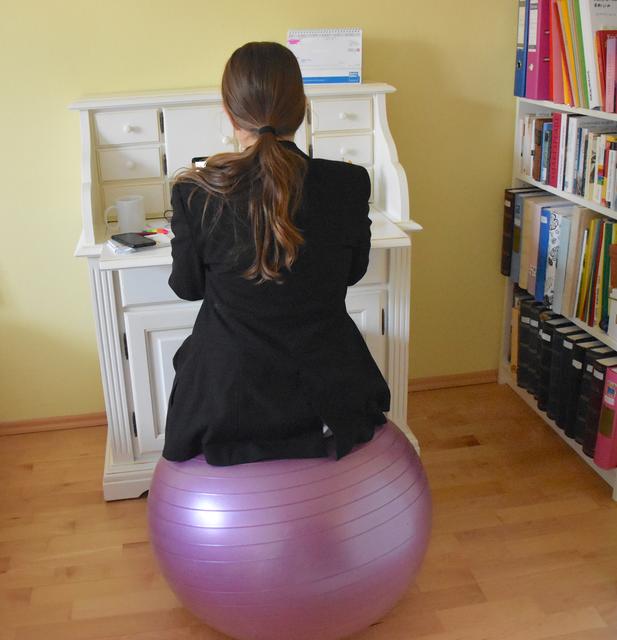 Hier geht's rund: mit Sitzbällen verharrt man sicher nicht allzu lange in derselben Position.