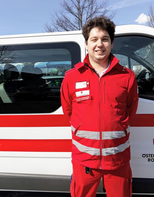 Im "normalen" Leben ist Marcel Rettungssanitäter beim Roten Kreuz in Hall. Jetzt, in der Coronakrise macht er Dienst im Screeningzentrum