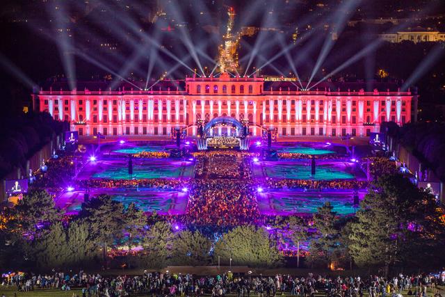 Auf Grund der aktuellen Situation verschieben die Wiener Philharmoniker das Sommernachtskonzert in den Herbst