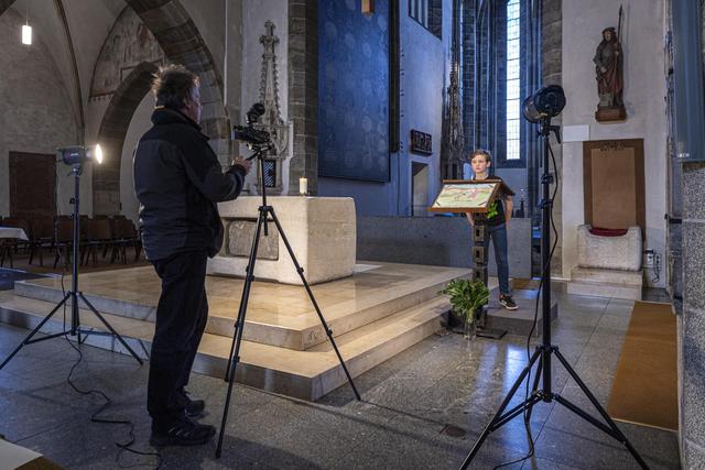 Dreharbeiten für den Sonntagsimpuls in Enns – St. Laurenz. | Foto: Christoph Huemer