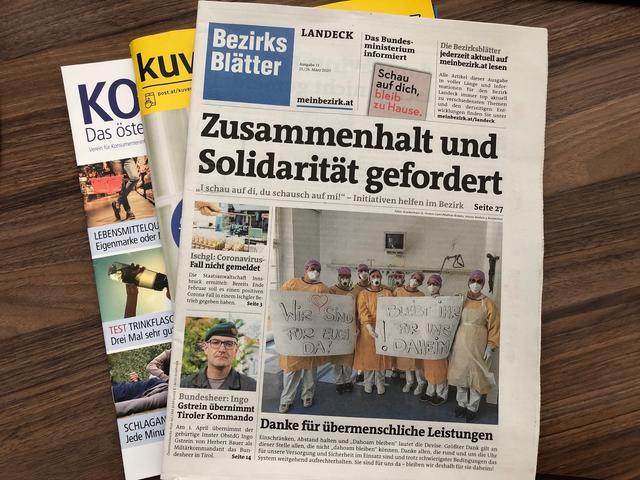 Die Postzustellung – im Bild die aktuelle Ausgabe der BEZIRKSBLÄTTER Landeck – funktioniert reibungslos.