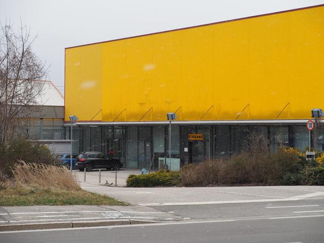 Die ehemalige Baumax-Halle in Leoben-Lerchenfeld wird als Quartier für Asylwerber vorbereitet.