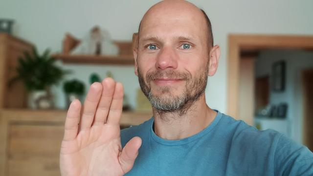 Überglücklich: Reinhard Atteneder wurde aus Jordanien ausgeflogen und ist nun nach knapp einem Monat wieder bei seiner Familie.