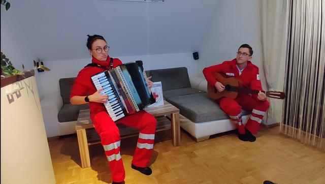 V.l.: Nina Strauß und Lukas Sauer.