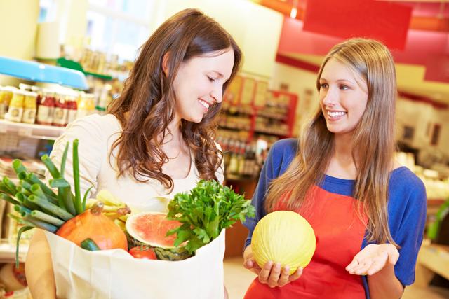 Supermarktketten haben Bonuszahlungen für Mitarbeiter angekündigt – die Regierung stellt diese nun steuerfrei.