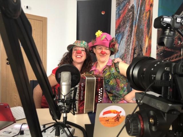 Dr. Kicher und Dr. Fröhlich sind für die Aufnahme bereit.