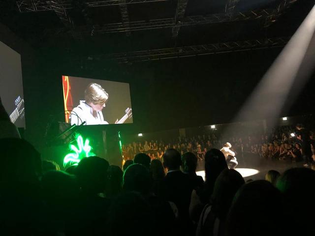 Paul``s Gitarrensolo bei einer Maturaball Mitternachtseinlage