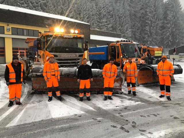 Winterdienst ist gewährleistet: Mitarbeiter waren im Bereich der Pack auf der A2 Südautobahn heute Nacht im Einsatz.