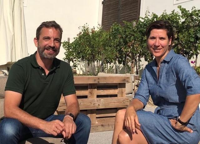 Die Gründer von Paradeisa.at: Isabella Schießler und Markus Sitek liefern Bio-Produkte an zwei Stellen in Favoriten.