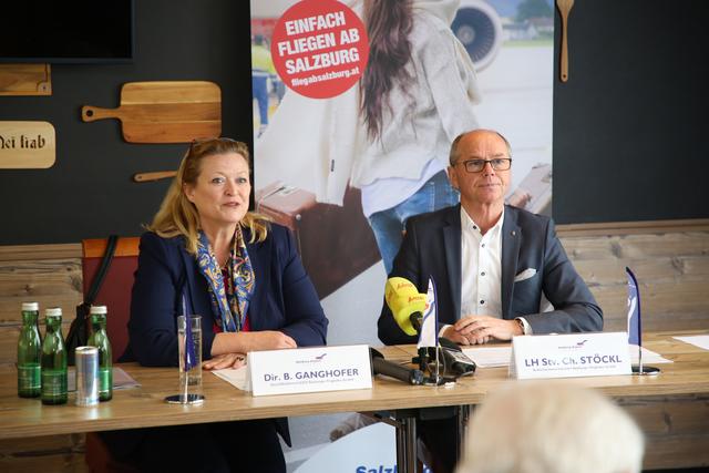 "Gemeinsam mit der Flughafen-Geschäftsführerin Bettina Ganghofer wurde mit den Austrian Airlines Kontakt aufgenommen und so schafften es alle rechtzeitig den Sonderflug zu erreichen", so LH Stv. Christian Stöckl.