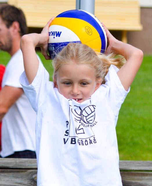 Volleyball ist nicht nur ein Sport für Kinder, sondern auch für Jugendliche und Erwachsene.