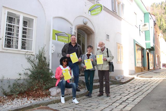 Andrea Lammer, Josef Graßmugg, Ruth Barg und Hans Bäck sind voller Vorfreude auf die Reibeisen-Präsentation.