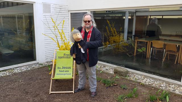 Sven Stäcker bringt "Pfarrer Martin" zum Leben. 