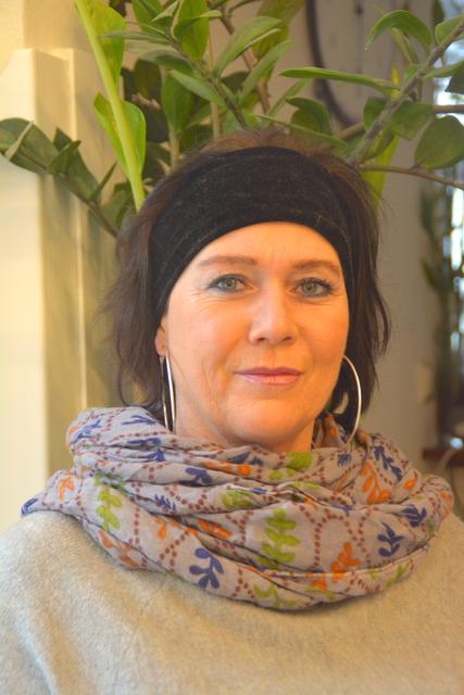 Sabine Petritsch bietet Fußpflege-Gutscheine an.