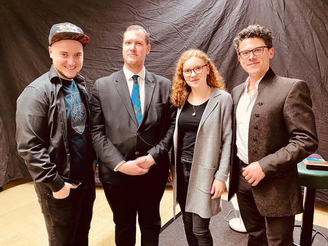 Bernhard Stegh (Obmann „Junge Generation Marchtrenk“) und die Vortragenden Rechtsanwalt Michael Lanzinger, Tonkünstlerin Madita Killinger und Schauspieler Maximilian J. Modl.