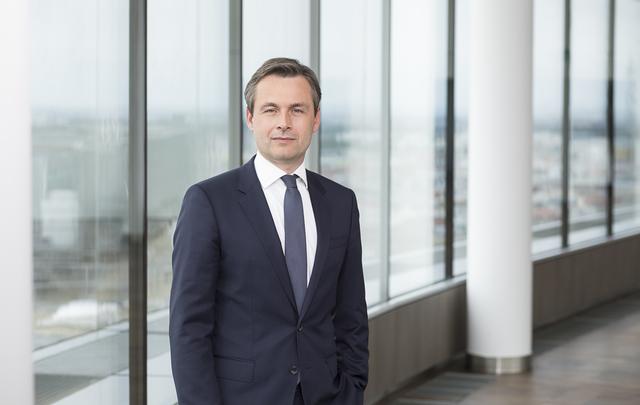 Martin Hauer, Vorstand Raiffeisenlandesbank NÖ-Wien, appelliert an Bankkunden: "Kommen Sie nur in dringenden Fällen persönlich in Bankfilialen."
