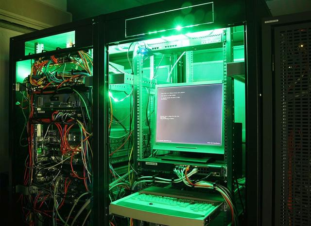 Die FH St. Pölten stellt Computerkapazitäten aus ihren Netzwerklaboren zur Verfügung.