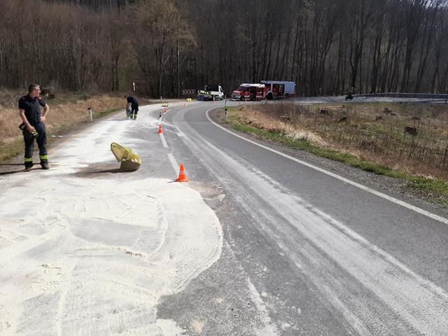 Feuerwehr Mauerbach: Einsatz auf der L121 Richtung Hainbuch.