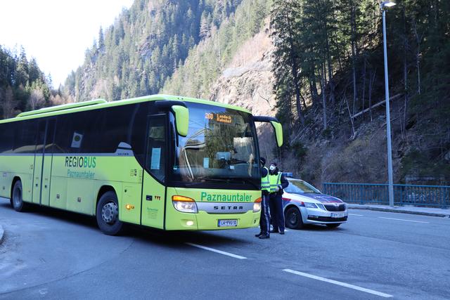Das Ausreisemanagement aus Quarantänegebieten im Paznaun – im Bild die Kontrollstelle Wiesberg (Symbolbild) – und St. Anton am Arlberg in enger Abstimmung mit den Bundesministerien läuft an.