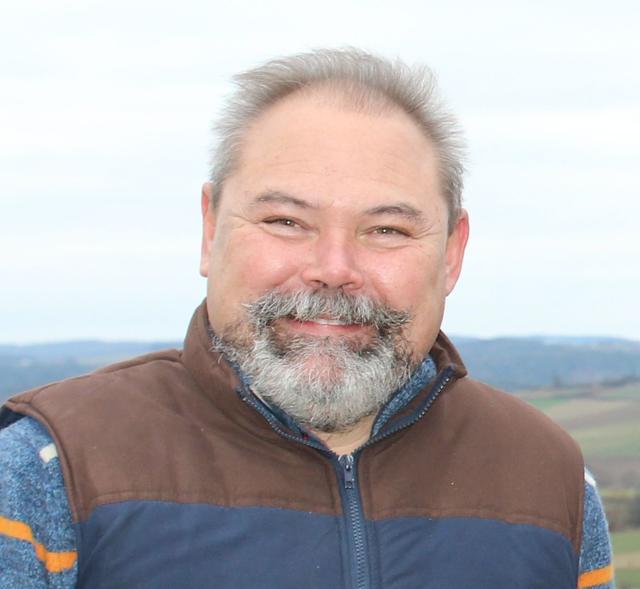 Bernhard Bauer (Horn): Ich lese wissenschaftliche Bücher über Verhaltensbiologie der Hunde bzw. ich habe viel im Garten zu tun!