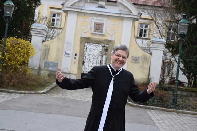 Feiern wir gemeinsam Ostern, lädt Stadtpfarrer Stefan Koller ein.