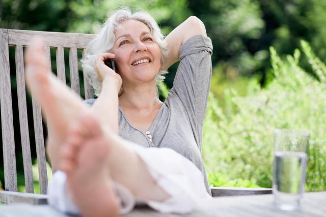 Der positive Austausch mit anderen Menschen ist für die psychische Gesundheit trotz Ausgangsbeschränkungen jetzt besonders wichtig. | Foto:  Danel/Fotolia