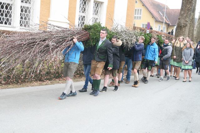 Eine Palmweihe mit vielen Menschen, wie bei diesem kirchlichen Fest, wird es heuer nicht geben. Palmbuschen gegen Spenden zur Selbstabholung ist heuer der Tenor.